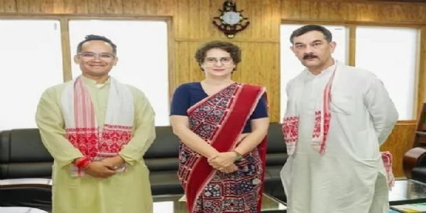 پرینکا گاندھی انتخابی مہم کے ایک روزہ دورہ پر آسام پہنچیں۔