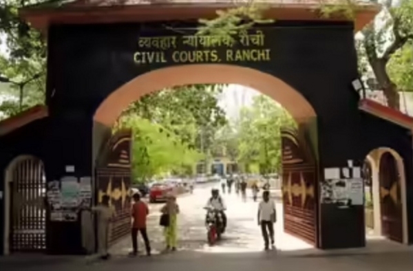 JH-LC-PANCHAYAT-SECRETARY-ACCUSED-OF-TAKING-BRIBE-