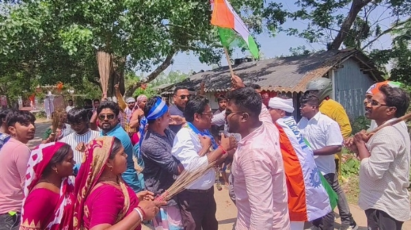 Mayna-Campaign-Attack-Row