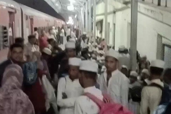 ایم پی کے کٹنی اسٹیشن پر ریسکیو کیے گئے مسلم بچے