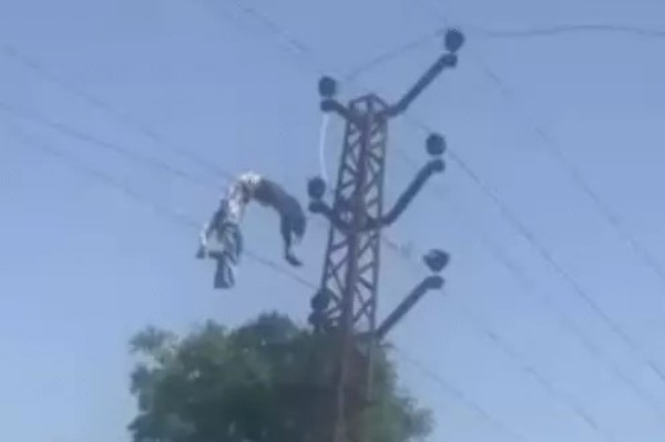 ہائی ٹینشن لائن سے تار چوری کرتے ہوئے دوبدمعاش بجلی کا کرنٹ لگنے سے جھلسے، ایک کی موت
