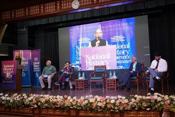 اسلام کے تلوار سے پھیلنے سے لے کر مذہبی بنیادوں پر مندروں کی مسماری کی داستانوں کا حقیقی تاریخ سے کوئی تعلق نہیں