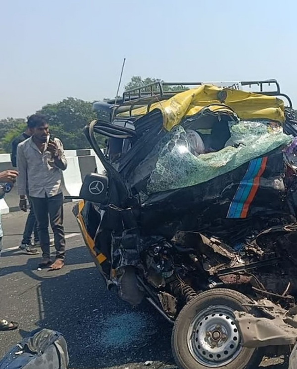Accident Thane Kalyan Highway