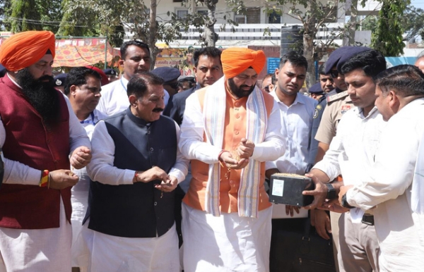 ریاست کے تمام بازاروں اور خریداری مراکز میں خریداری کا کام آسانی سے جاری ہے: نایاب سینی