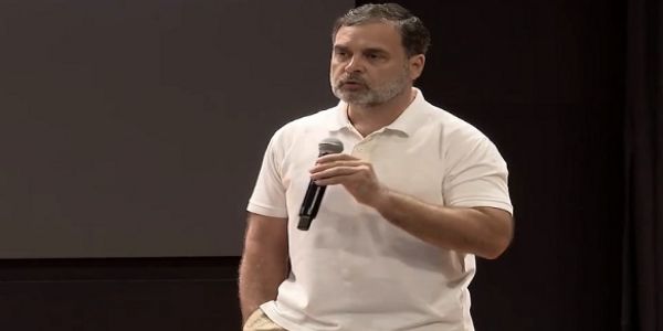 کانگریس پون کھیڑا کے ساتھ کھڑی ہے، ہمیں ڈریں گے نہیں : راہل گاندھی