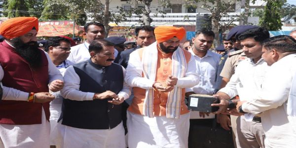 ریاست کے تمام بازاروں اور خریداری مراکز میں خریداری کا کام آسانی سے جاری ہے: نایاب سینی