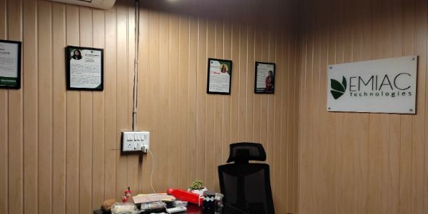 اسٹاک مارکیٹ میں امیک ٹیکنالوجیز کی پریمیم انٹری، آئی پی او سرمایہ کارمنافع میں