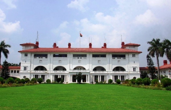 بہار میں سیاسی سرگرمیاں تیز، آئندہ 48 گھنٹے اہم، گورنر نے ڈی ایم کو طلب کیا