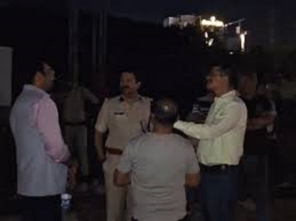 موقع پر افسران