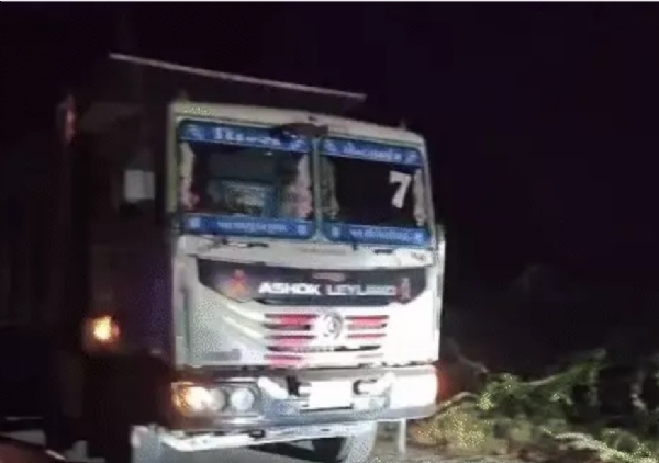 گجرات میں تیرتھ یاتریوں کو ٹرک نے کچلا ، 7 افراد کی موت