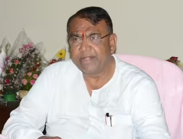 وزراء کے فون نہ اٹھانے پرپوچارام سرینواس کی برھمئ وزراء کے فون نہ اٹھانے پرپوچارام سرینواس کی برھمئ