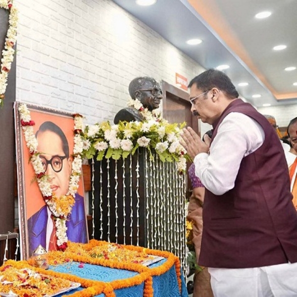 ہمیں بابا صاحب کے نظریات کو اپنے طرز عمل میں شامل کرنے کی ضرورت : سنجے سراوگی ہمیں بابا صاحب کے نظریات کو اپنے طرز عمل میں شامل کرنے کی ضرورت : سنجے سراوگی