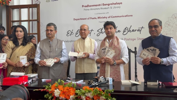 سندھیا نے وزیر اعظم میوزیم میں ایک بھارت شریشٹھ بھارت نمائش کا افتتاح کیا