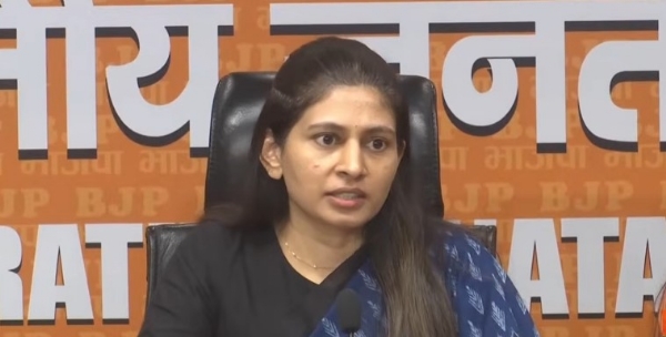 ناری شکتی وندن ایکٹ سے جمہوری عمل میں خواتین کی شراکت میں اضافہ ہوگا : رکشا کھڈسے ناری شکتی وندن ایکٹ سے جمہوری عمل میں خواتین کی شراکت میں اضافہ ہوگا : رکشا کھڈسے