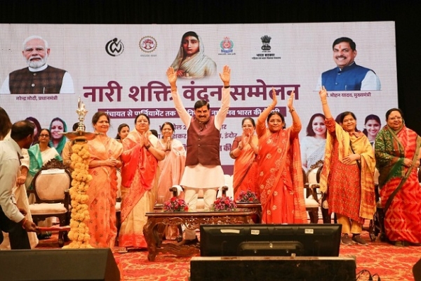 اندور کے ناری شکتی وندن سمیلن میں شامل ہوئے وزیراعلیٰ اندور کے ناری شکتی وندن سمیلن میں شامل ہوئے وزیراعلیٰ