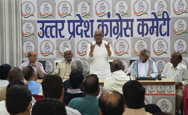 ڈاکٹر بھیم راؤ امبیڈکر کی زندگی جدوجہد اور لگن کی علامت : اجے رائے ڈاکٹر بھیم راؤ امبیڈکر کی زندگی جدوجہد اور لگن کی علامت : اجے رائے