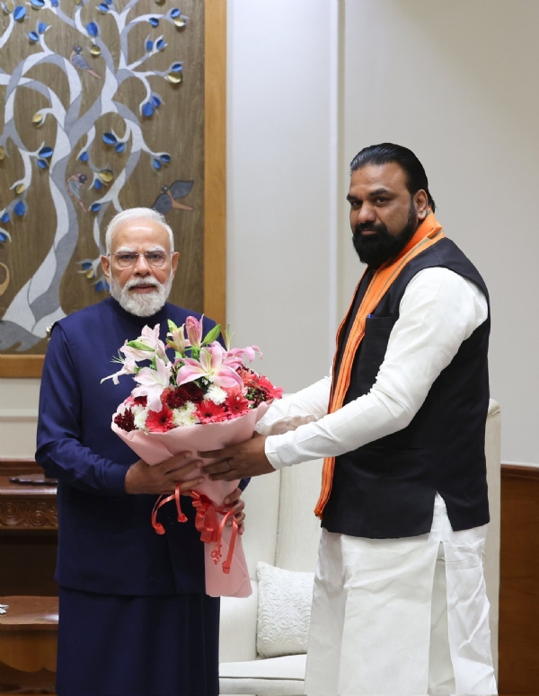 وزیر اعظم نے بہار کے وزیر اعلیٰ سمراٹ چودھری اور نائب وزیر اعلی کو مبارکباد پیش کی