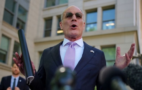 امریکہ میں اسرائیل کے سفیر یچیئل لیٹر میٹنگ کے بعد میڈیا سے بات کرتے ہوئے