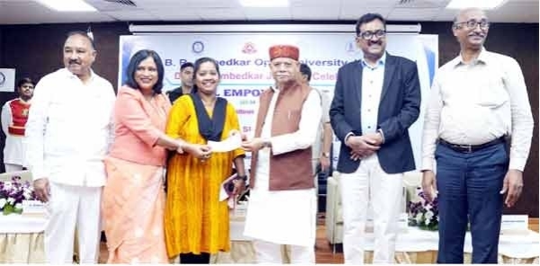 ملک کو عالمی طاقت بننے کیلئے تعلیم اورخواتین میں ترقی  ضروری