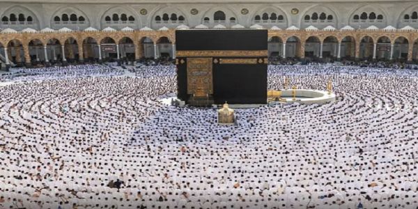 حج قوانین کی خلاف ورزی پر سعودی وزارتِ داخلہ کا بڑا اقدام، ایک لاکھ ریال تک جرمانہ