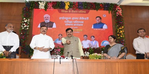 ایم پی میں 10 ویں اور 12 ویں بورڈ امتحان کے نتائج کا اعلان، طالبات نے پھر بازی ماری