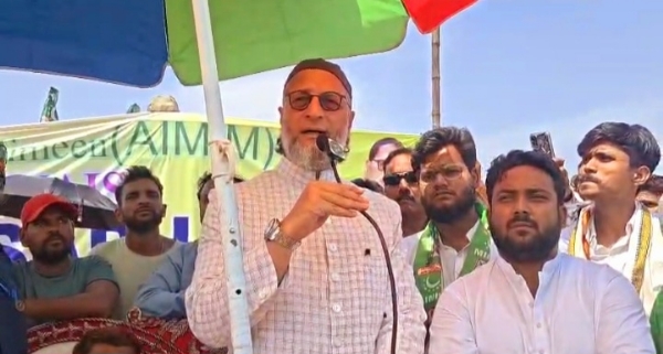 سیاسی جماعتیں مسلمانوں کو ووٹ بینک کے طور پر استعمال کر رہی ہیں: اویسی