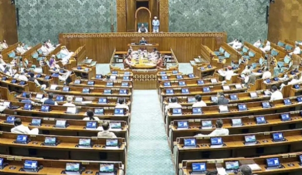 پارلیمنٹ میں تین بل پیش ، کانگریس کا احتجاج