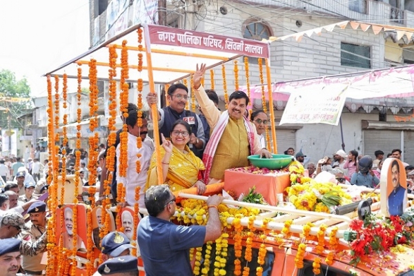 وزیراعلیٰ ڈاکٹر یادو کا سیونی مالوہ میں شاندار استقبال، روڈ شو میں عوام کا جمِ غفیر امنڈا