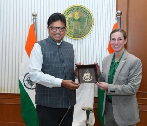 وزیر ڈی سری دھر بابو سے امریکی نیشنل وار کالج کے وفد کی ملاقات