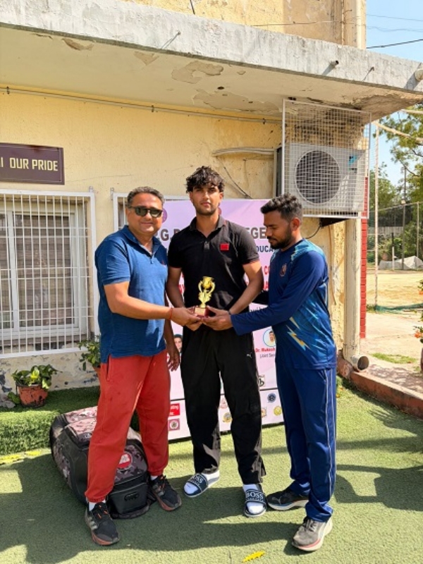 پلیئر آف دی میچ یش ڈباس