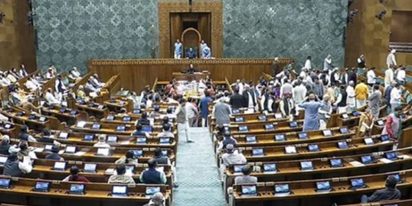 پارلیمنٹ میں آج خواتین کے تحفظات اور حلقہ بندیوں سے متعلق تین بل پیش ہوں گے