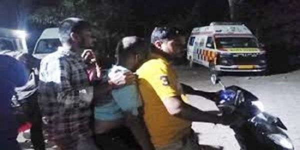سیدھی میں صحت کے نظام پر سوالات، اسکوٹی پر لے جانی پڑی لاش، اسپتال میں علاج نہیں ملنے کا الزام، ویڈیو وائرل