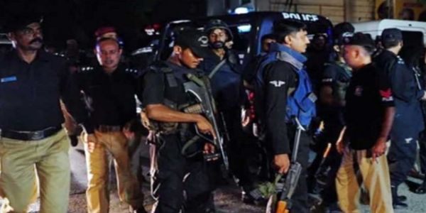 پاکستان کے خیبر پختونخوا صوبے میں تصادم جاری، دو دہشت گرد ہلاک، کئی پولیس اہلکار زخمی