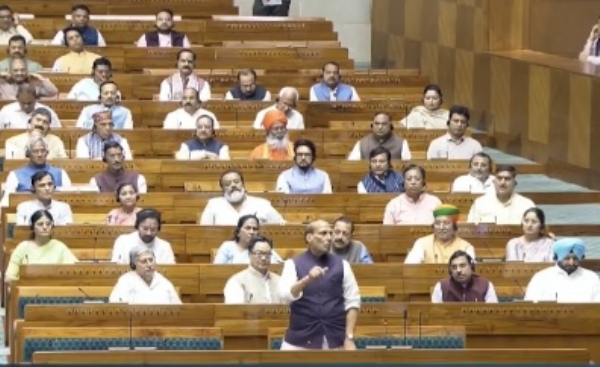 LS-RAHUL-GANDHI-MAGICIAN-REMAR