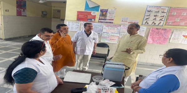 دہلی کے ڈپٹی میئر نے علی پور وارڈ میں آیوشمان آروگیہ مندر کا معائنہ کیا۔