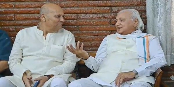 علی گڑھ میں سابق گورنر عارف محمد خان کی آمد، ناری شکتی وندن ایکٹ پر اظہارِ خیال