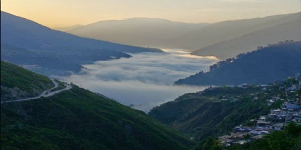 جموں و کشمیر کے کئی علاقوں میں گرج چمک کے ساتھ بارش ک سلسلہ جاری