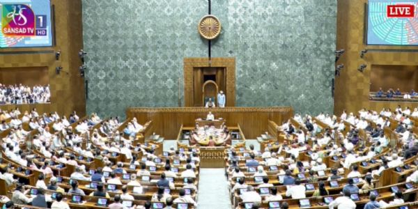 خواتین کے ریزرویشن سے متعلق آئینی ترمیمی بل لوک سبھا میں گرا، دو تہائی اکثریت نہیں ملی۔