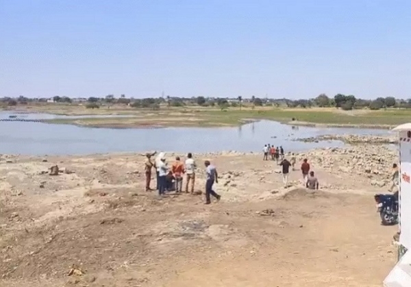 موضع کرمدی کے متھوری تالاب میں ملی دو افراد کی لاشیں، جانچ میں پولیس مصروف