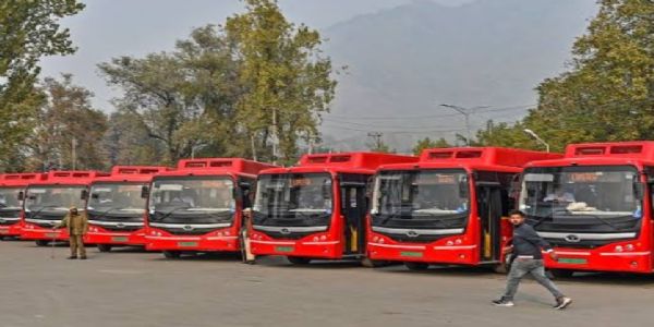 کشمیر کے ٹرانسپورٹروں کی جانب سے اسمارٹ سٹی بس کی توسیع کے خلاف پیر کو وادی میں ہڑتال کی اپیل