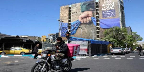 ٹرمپ کے ساتھ معاہدے کے متن پر سرکاری خاموشی کے خلاف ایرانی اعلیٰ قیادت کی تنقید