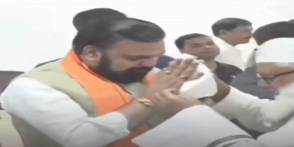 وزیر اعلیٰ سمراٹ چودھری نے آر ایس ایس اور بی جے پی میں توازن قائم کرتے ہوئے اپنے سیاسی مستقبل کو محفوظ بنایا