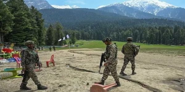 پہلگام دہشت گردانہ حملے کی برسی : کشمیر میں سیاحتی مقامات پر سیکورٹی سخت