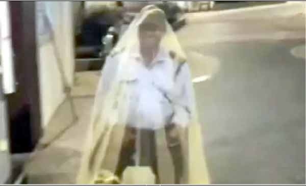 مچھروں سے بچنے سیکوریٹی گارڈ کا مچھردانی کا استعمال