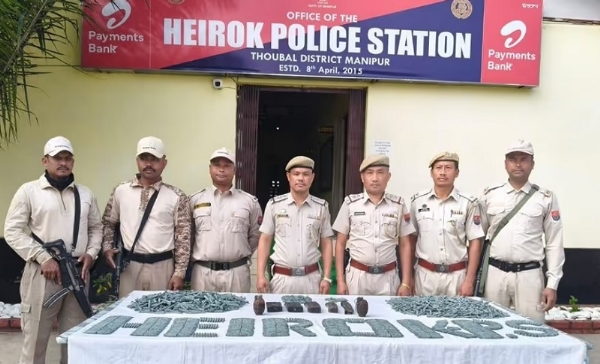 منی پور کے تھوبل ضلع میں دستی بم اور گولہ بارود برآمد