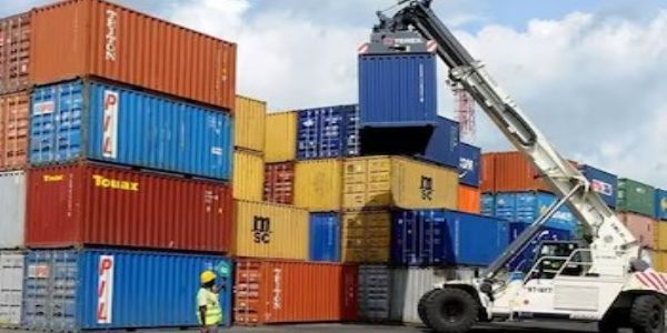 مغربی ایشیا میں جاری جنگ کے درمیان حکومت نے پیٹرو کیمیکل مصنوعات کو ڈیوٹی فری کیا