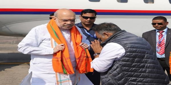 کولکاتا پہنچے امت شاہ، شبھیندو ادھیکاری کے نامزدگی پروگرام میں شامل ہوں گے