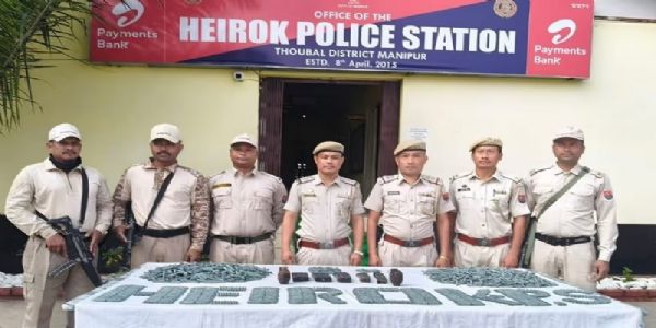 منی پور کے تھوبل ضلع میں دستی بم اور گولہ بارود برآمد