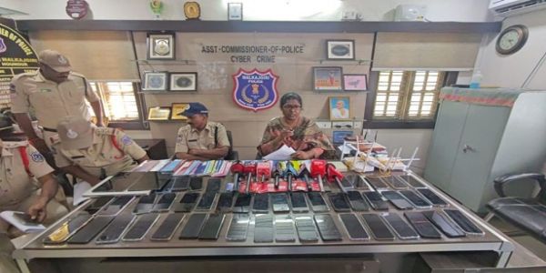 ٹیچر کو آن لائن ٹریڈنگ میں 36 لاکھ روپے کا دھوکہ دینے کے الزام میں 8 گرفتار