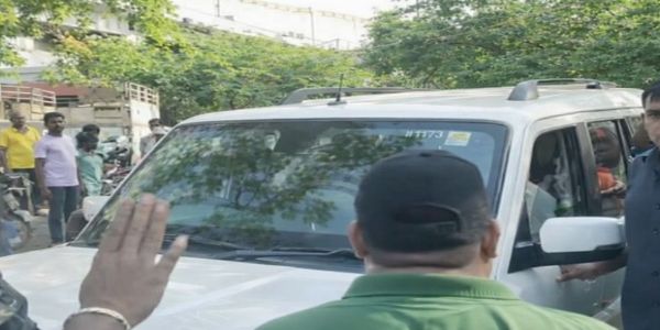 کھڑگپور میں انتخابی مہم کے لئے نکلے دلیپ گھوش کو عوام کے غصے کا سامنا کرنا پڑا